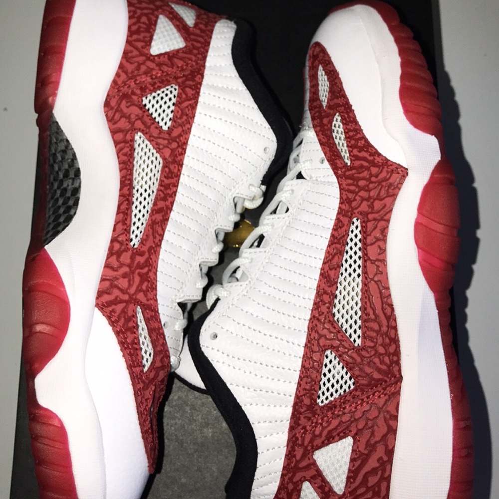 Jordan Retro 11 Bred IE Low 9.5